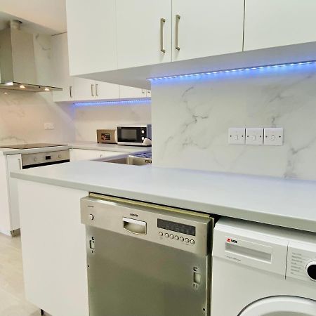 Basillica 3 Bedrooms Apartment Pafos Dış mekan fotoğraf