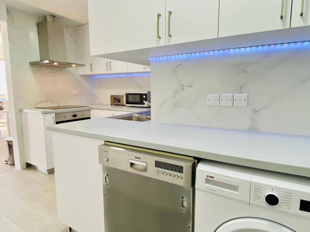 Basillica 3 Bedrooms Apartment Pafos Dış mekan fotoğraf